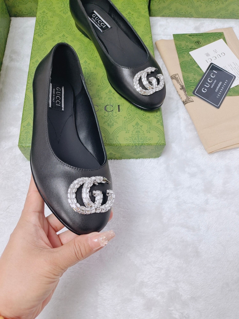 Gucci Flat Shoes